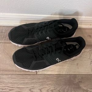 Black men’s on cloud shoes